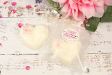 Load image into Gallery viewer, Wedding Favour Wax Melt Heart