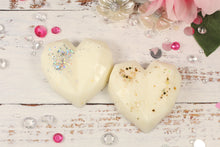 Load image into Gallery viewer, Wedding Favour Wax Melt Heart