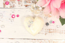 Load image into Gallery viewer, Wedding Favour Wax Melt Heart