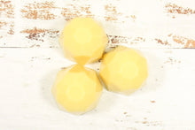 Load image into Gallery viewer, Sparkling Lemon Soy Wax Diamonds
