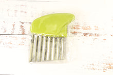Load image into Gallery viewer, Wax Melt Crinkle Cutter
